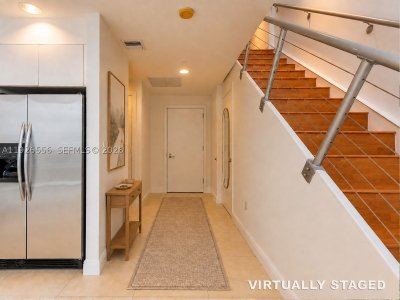 Comprar apartamento en Avenue on Brickell 1050 Tower 606