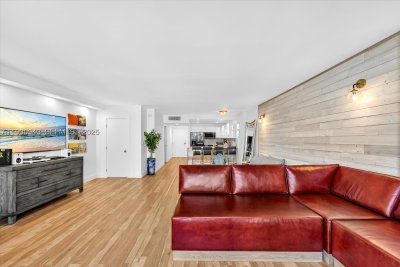 Alquiler de apartamento en Roney Palace 714