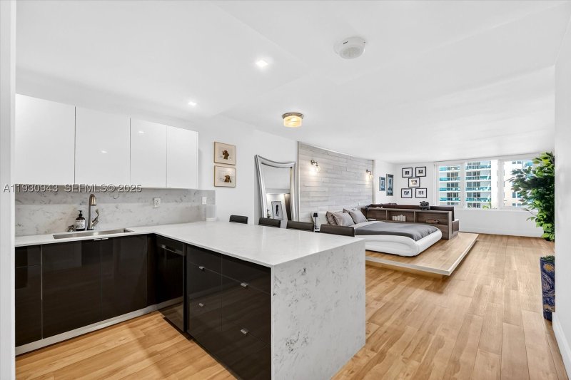 Alquiler de apartamento en Roney Palace 714