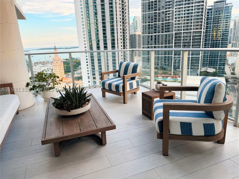 Comprar apartamento en Paramount Miami WorldCenter 2212