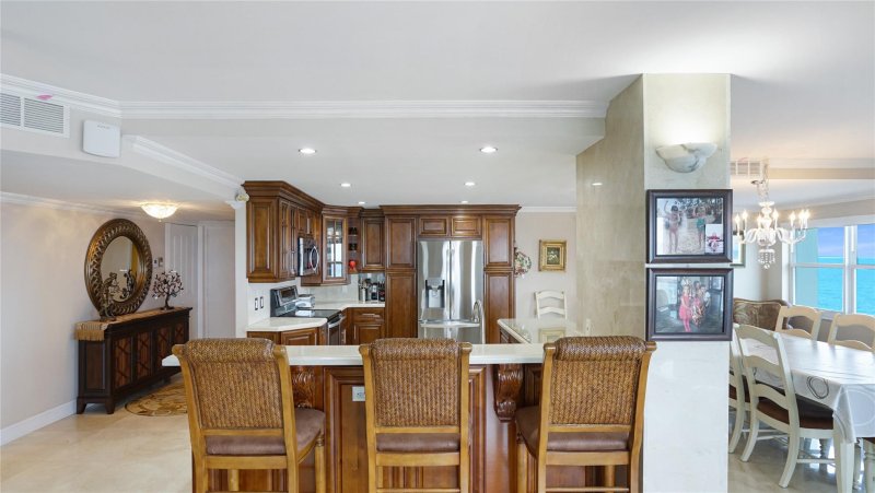 Condo for sale at Southpoint Towers 802 N