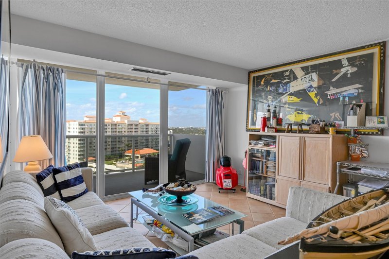 Condo for sale at Vantage View 1809