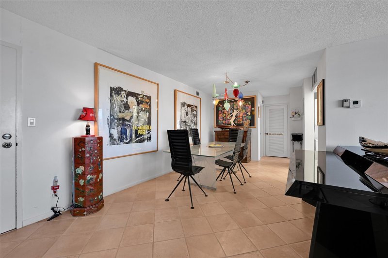 Condo for sale at Vantage View 1809