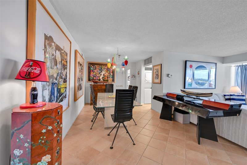 Condo for sale at Vantage View 1809