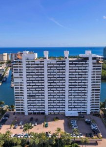 Comprar apartamento en The Corinthian 21D