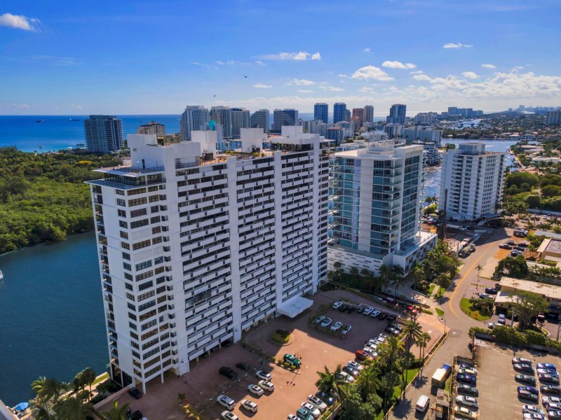 Condo for sale at The Corinthian 21D