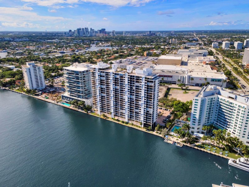 Condo for sale at The Corinthian 21D