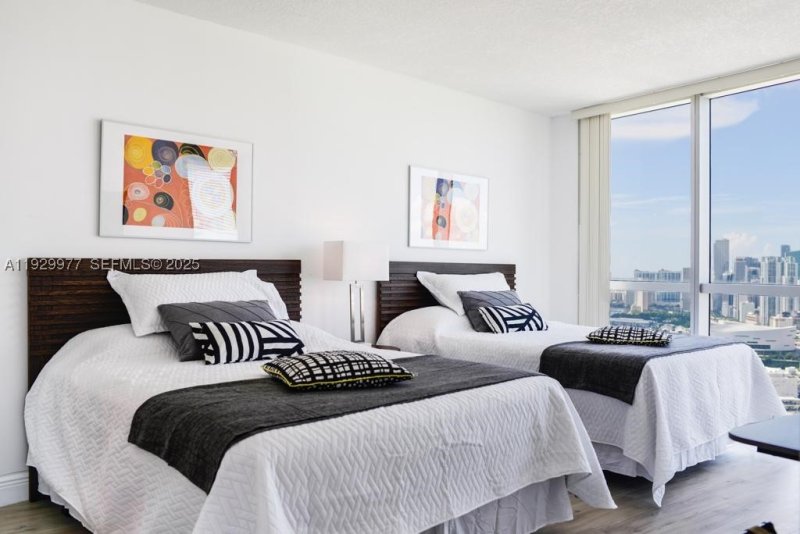 Aluguel de apartamento no Opera Tower 4814