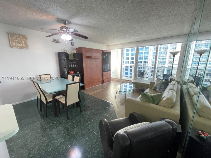 Alquiler de apartamento en Alexander Towers 1419
