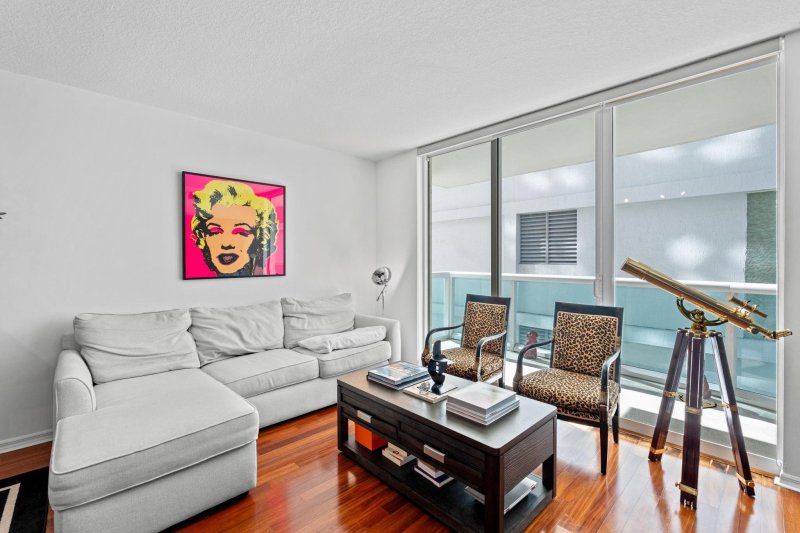 Condo for sale at Watergarden 606