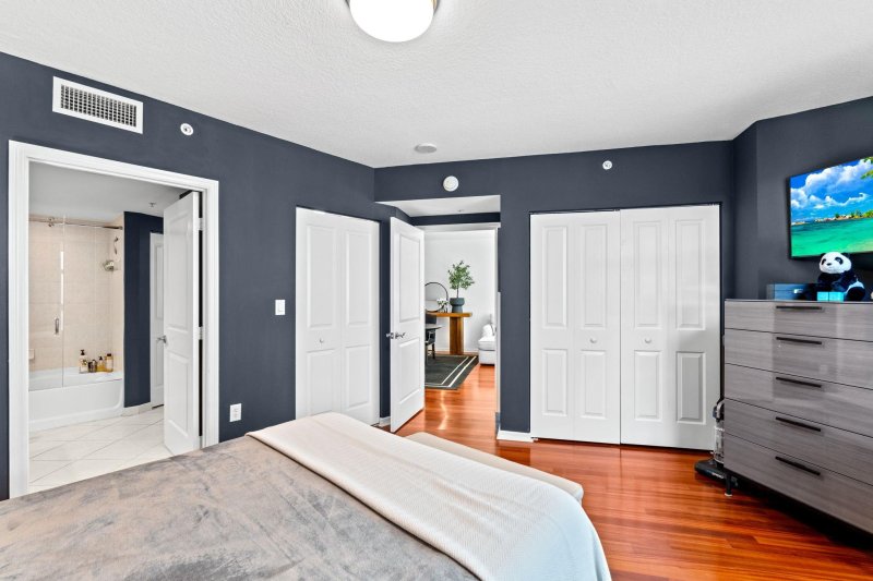Condo for sale at Watergarden 606