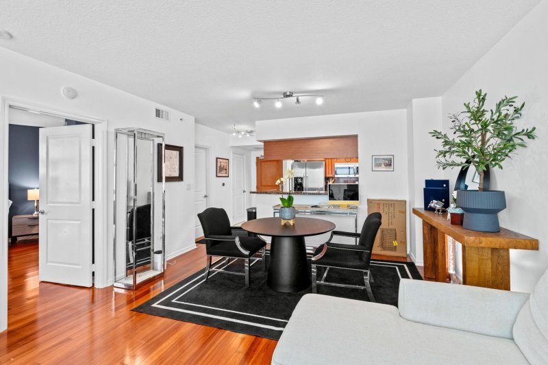 Condo for sale at Watergarden 606