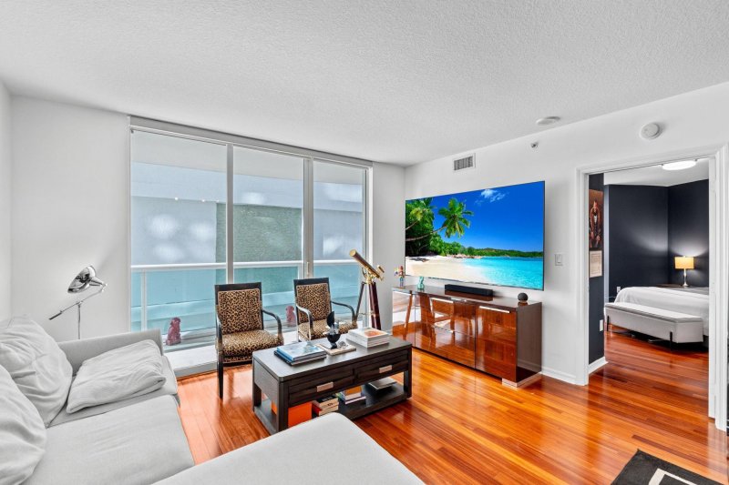 Condo for sale at Watergarden 606
