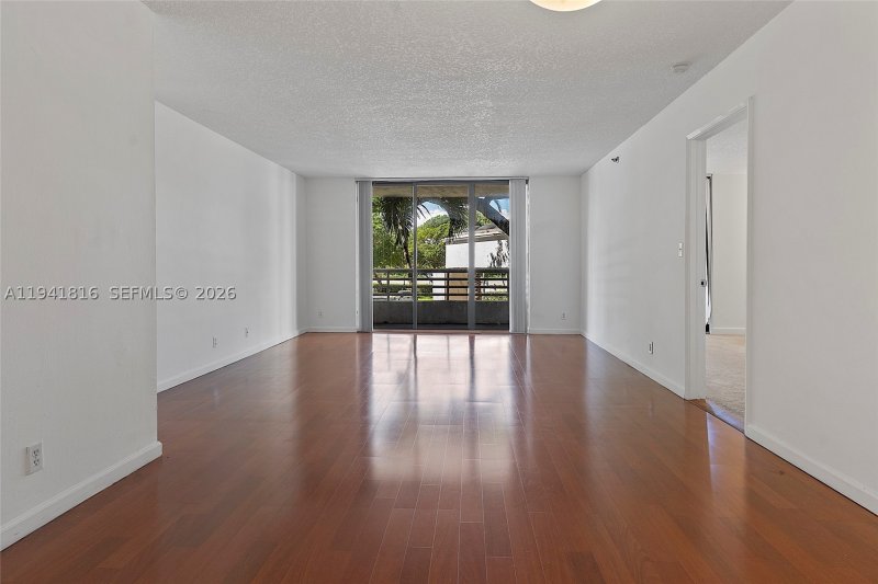 Condo for sale at Parc Central Aventura 202