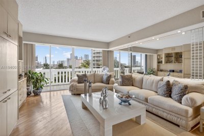 Comprar apartamento no 3000 Williams Island 502