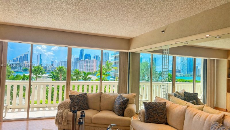 Condo for sale at 3000 Williams Island 502