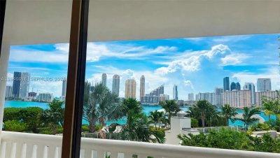Comprar apartamento no 3000 Williams Island 502