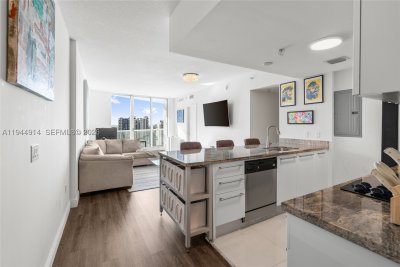 Comprar apartamento no Latitude On The River 2702