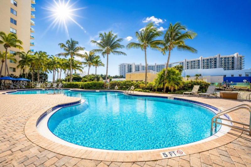 Condo for sale at Aventura Marina II 1912