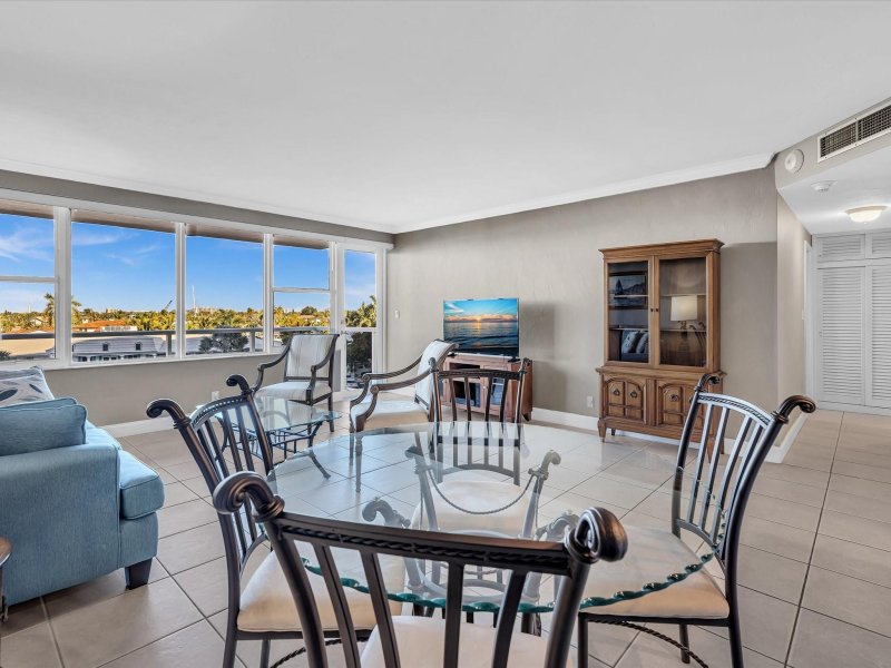Condo for sale at Coral Ridge Towers East 403