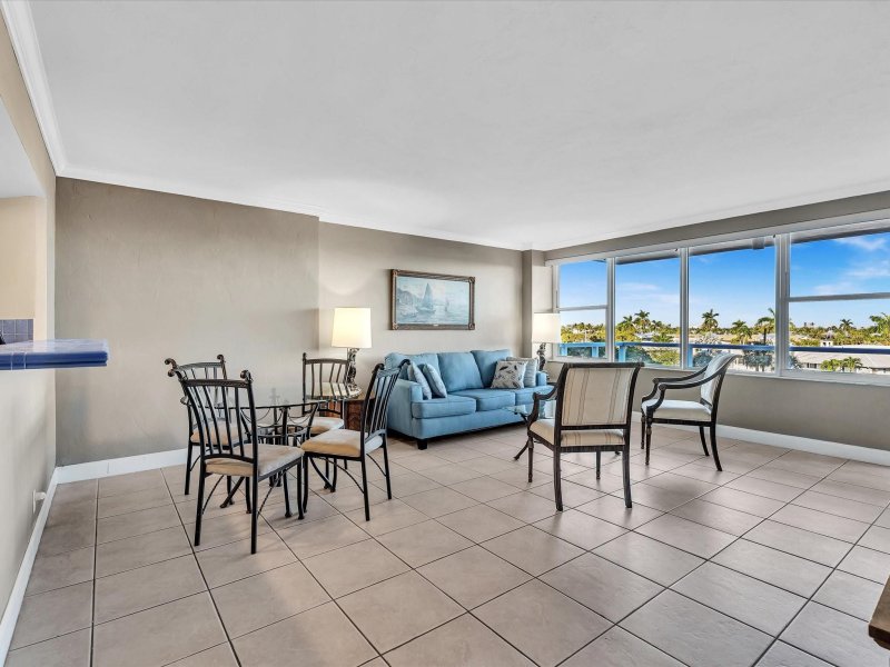 Condo for sale at Coral Ridge Towers East 403