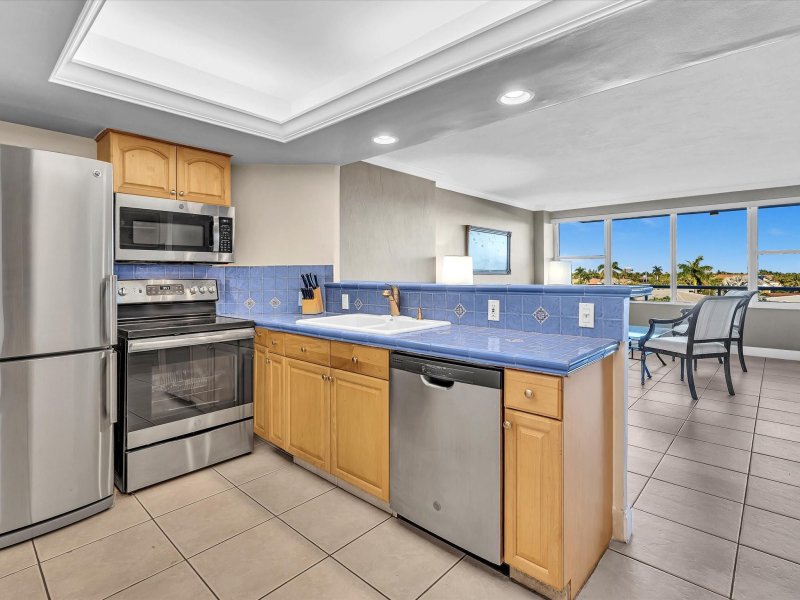Condo for sale at Coral Ridge Towers East 403