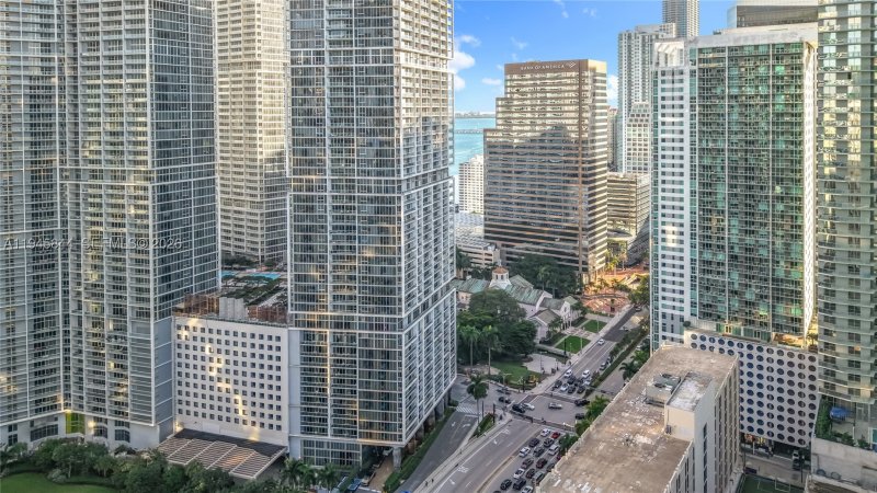 Condo for sale at Icon Brickell Tower I 4215