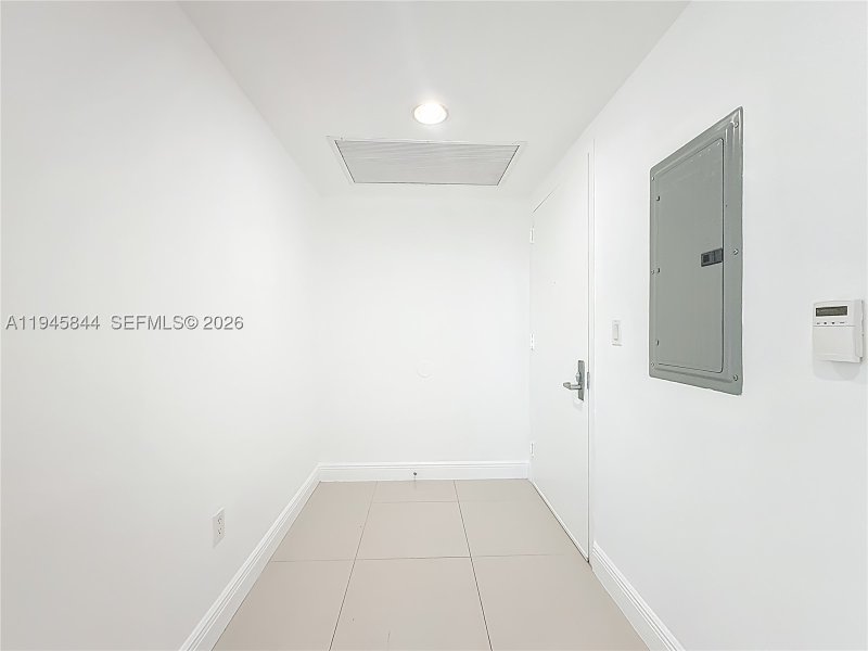 Condo for sale at Icon Brickell Tower I 4215