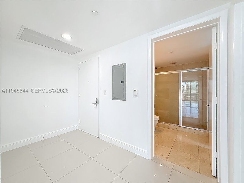 Condo for sale at Icon Brickell Tower I 4215