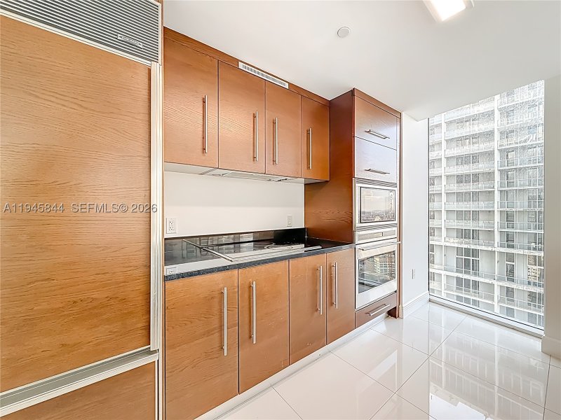 Condo for sale at Icon Brickell Tower I 4215