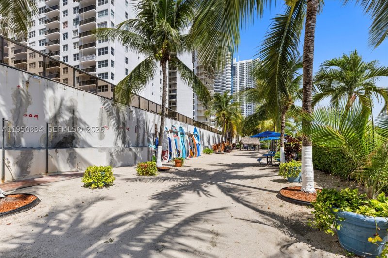 Condo for sale at Maison Grande 809