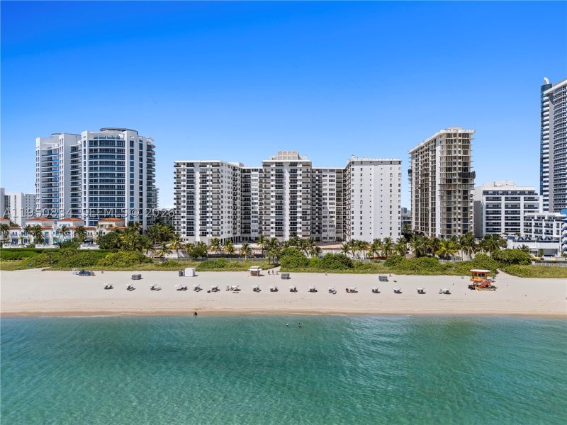 Condo for sale at Maison Grande 809
