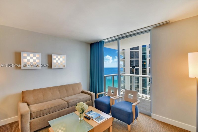 Comprar apartamento en M Resort Residences 1110