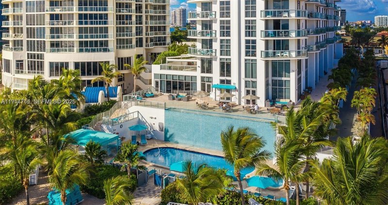 Comprar apartamento en M Resort Residences 1110