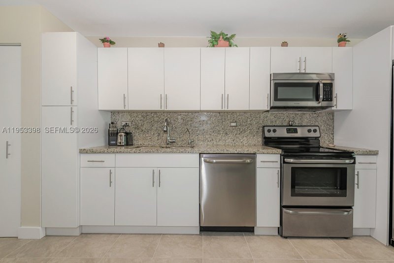 Condo for sale at Burleigh House 722