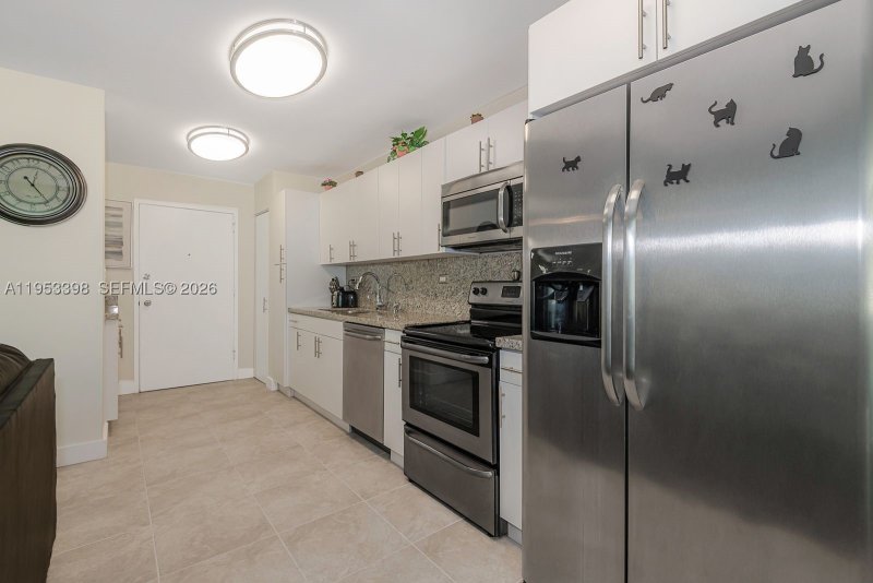 Condo for sale at Burleigh House 722