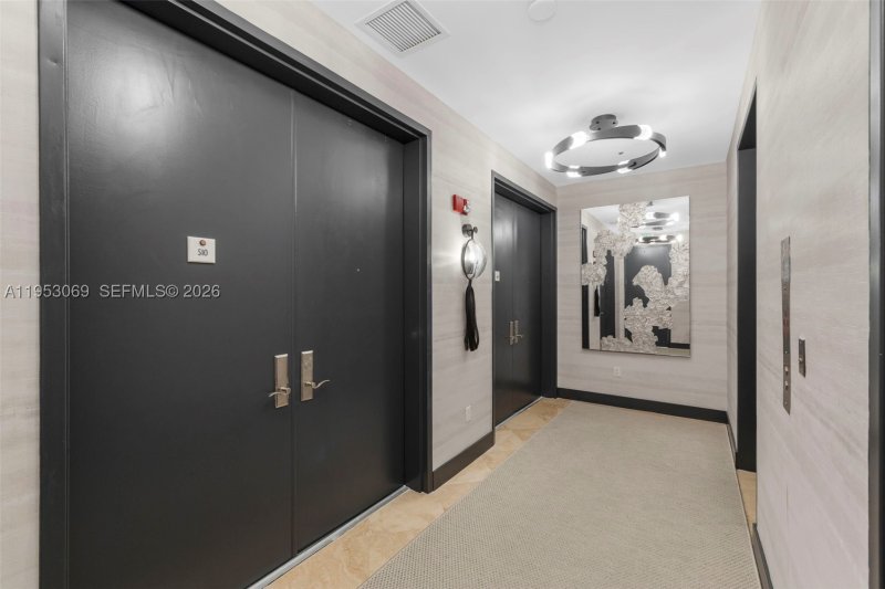 Condo for sale at Continuum I South 510