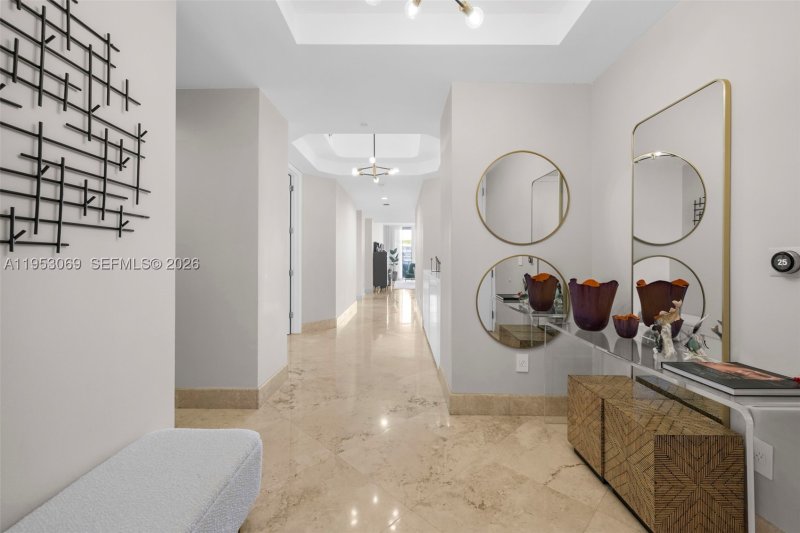 Condo for sale at Continuum I South 510