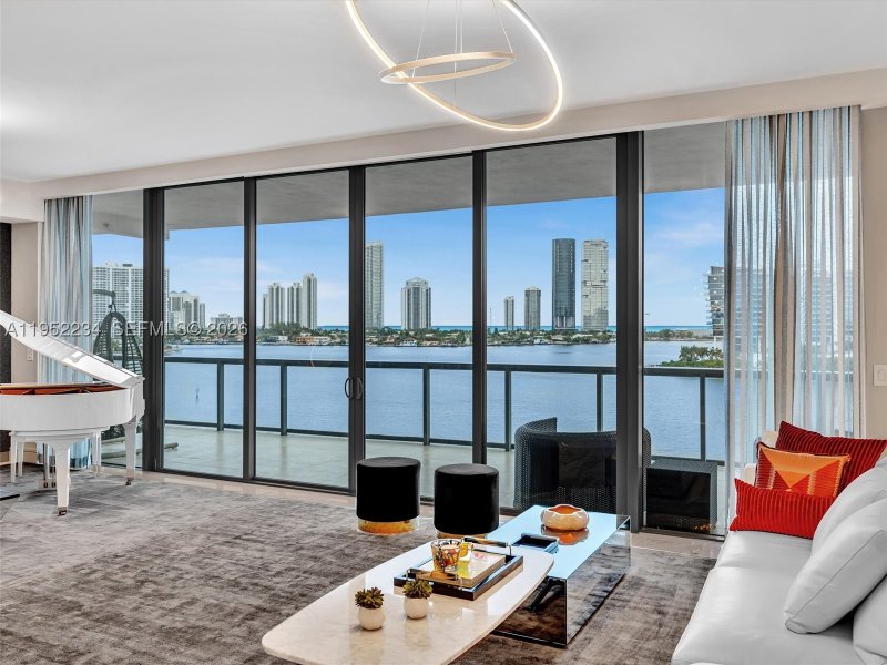 Condo for sale at Echo Aventura 718