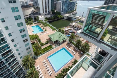 Comprar apartamento no Brickell on the River South 1315