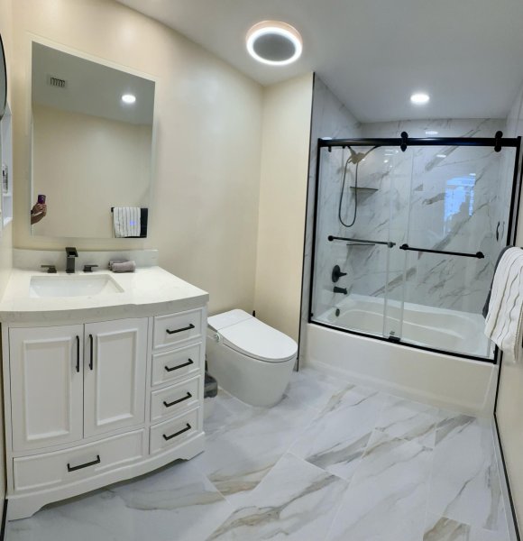 Apartment for rent at 2080 Ocean Drive Ph8