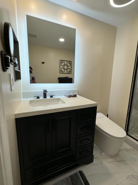 Apartment for rent at 2080 Ocean Drive Ph8