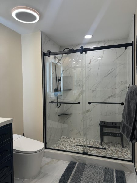 Apartment for rent at 2080 Ocean Drive Ph8