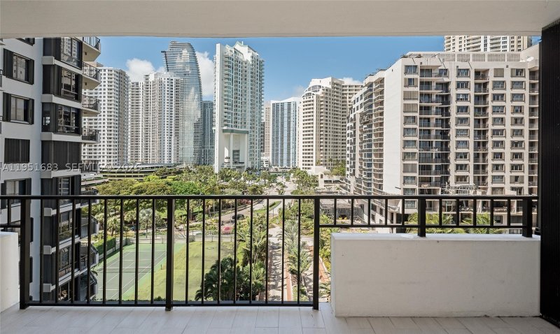 Comprar apartamento en Brickell Key One A1010