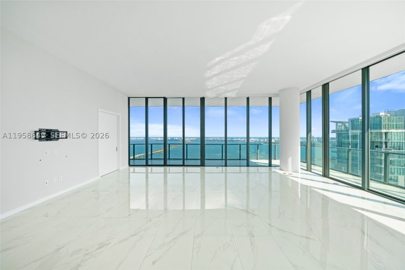 Condo for sale at Gran Paraiso PH5101