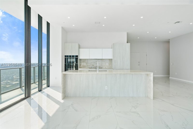 Condo for sale at Gran Paraiso PH5101