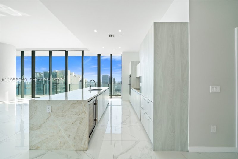 Condo for sale at Gran Paraiso PH5101