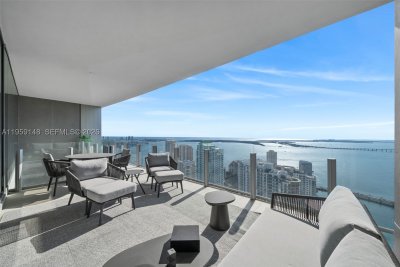 Comprar apartamento no Aston Martin Residences 4602