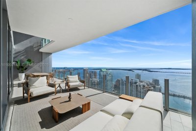 Comprar apartamento no Aston Martin Residences 4602