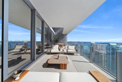 Comprar apartamento no Aston Martin Residences 4602